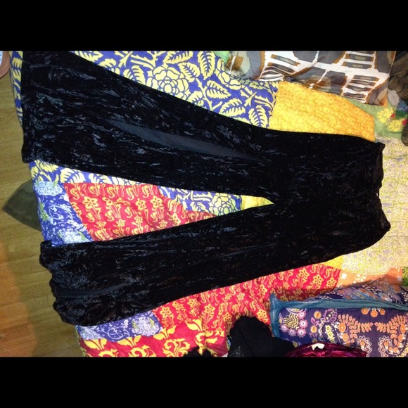 KEEPING Urban Outfitters Crushed Velvet  Pants - Picture 4 of 4