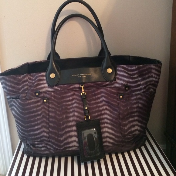 ⬇️⬇️Marc by Marc Jacobs Tote - authentic! - Picture 1 of 4