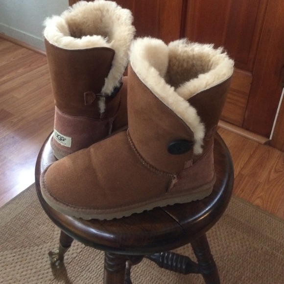 Ugg Boots bailey button
