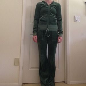 Juicy sweat suit top 10$