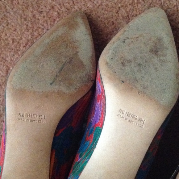 Multi colored closed toe pumps - Picture 4 of 4