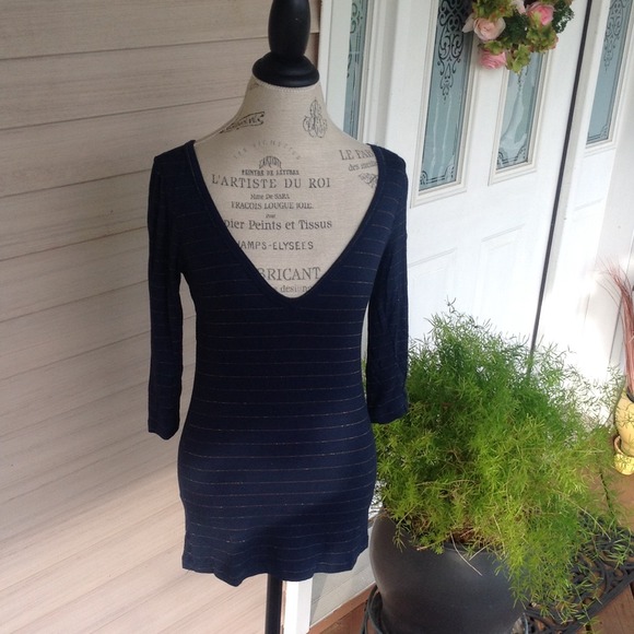 ❌gifted❌🌸Dark blue tunic top🌸 - Picture 3 of 4