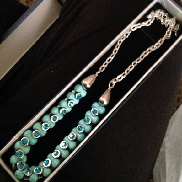 Faux turquoise necklace - Picture 3 of 4