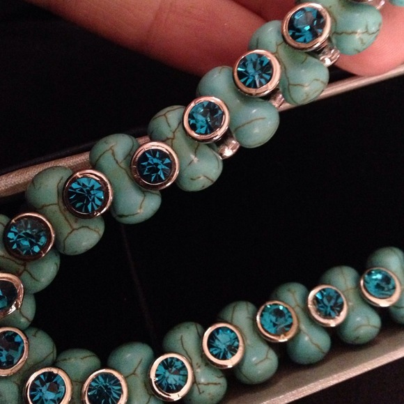Faux turquoise necklace - Picture 4 of 4