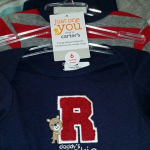 **SOLD**2- Carters onesies size 6months