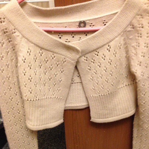 Beige crop sweater