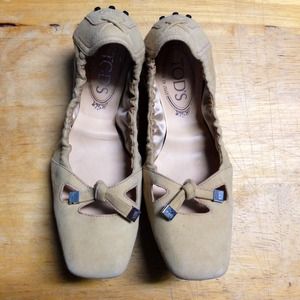 Authentic Tod's Nude Suede Ballet Flats
