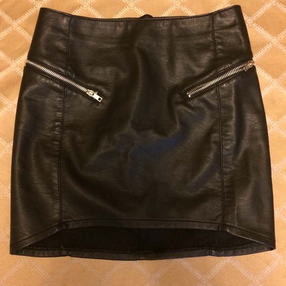 HM faux leather mini skirt with zippers