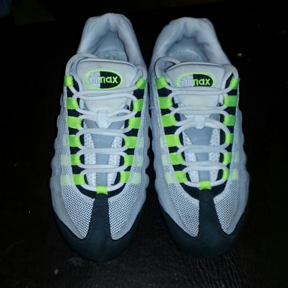 Nike Air Max *PRICE REDUCED* TRYING TO GET RID!