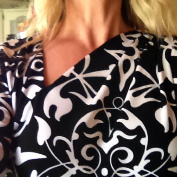 Tribal top with asymmetrical neckline - Picture 2 of 2