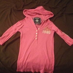 VS Pink medium long sleeve shirt