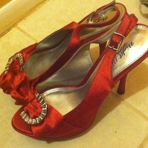 Women's size 7 high heels PERFECT  for date night