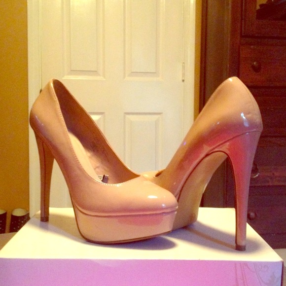 Amp up ur style w 4" heels! Makes u look taller.