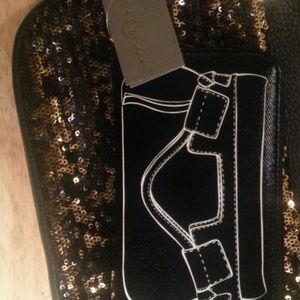 Chitter chatter wristlet