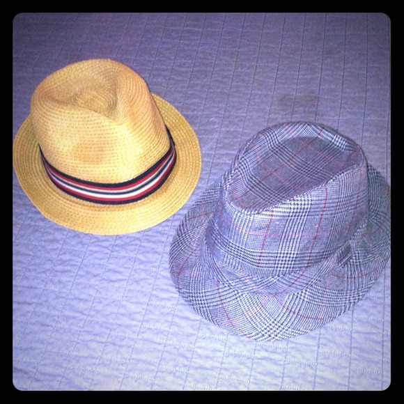BUNDLE two hats for 15