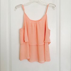 🔴🔴SOLD🔴🔴Pink lace back flowy top