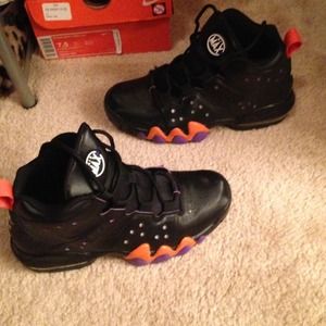 Nike air barkleys brand new with the box