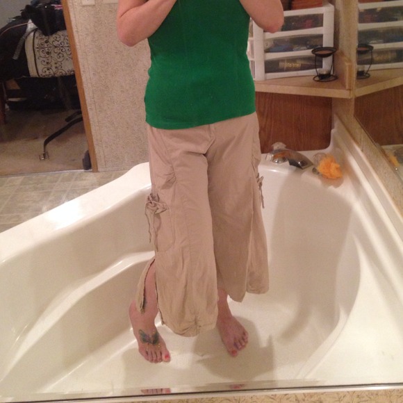 Cargo wide leg Capri