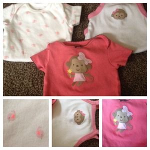 3/6 month onsies🐒🐵