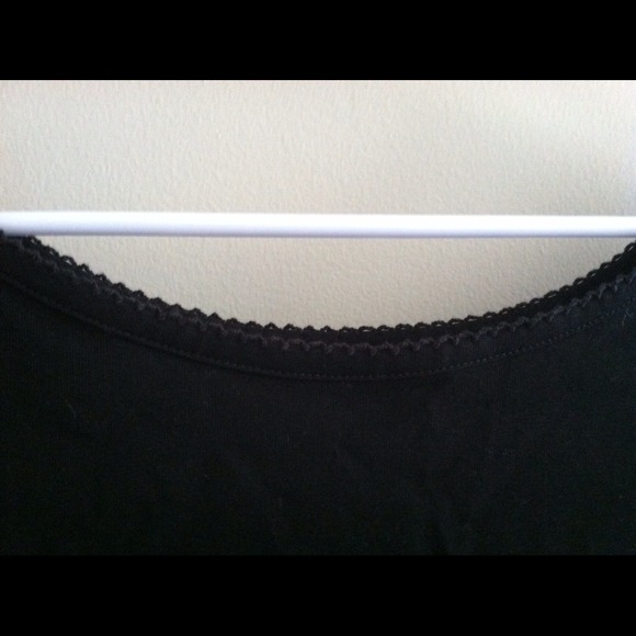 Basic black crop top. - Picture 2 of 3