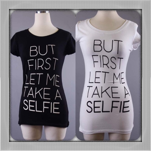 🚫SOLD🚫 "Selfie" T💄💄