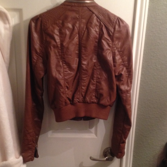 Gorgeous camel faux leather jacket! - Picture 3 of 3