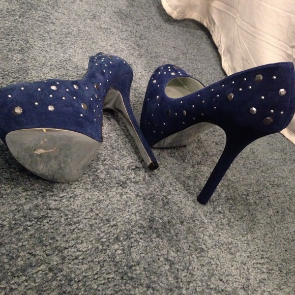 Halston navy blue and silver pumps sz. 7.5 - Picture 3 of 3