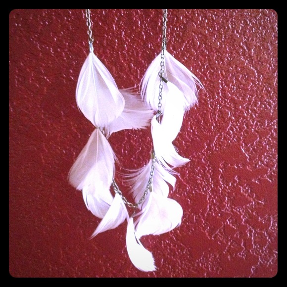White feather necklace