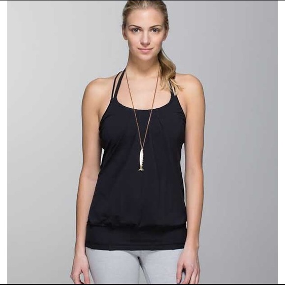 New LuLuLemon Flow and Go tank sz 10