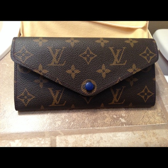 Auth. Louis Vuitton Josephine Wallet