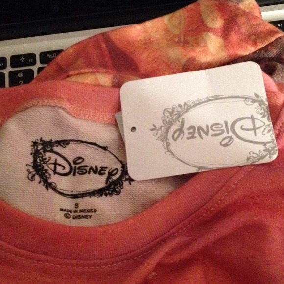 New with tags Aladdin jasmine sweatshirt top small - Picture 2 of 2