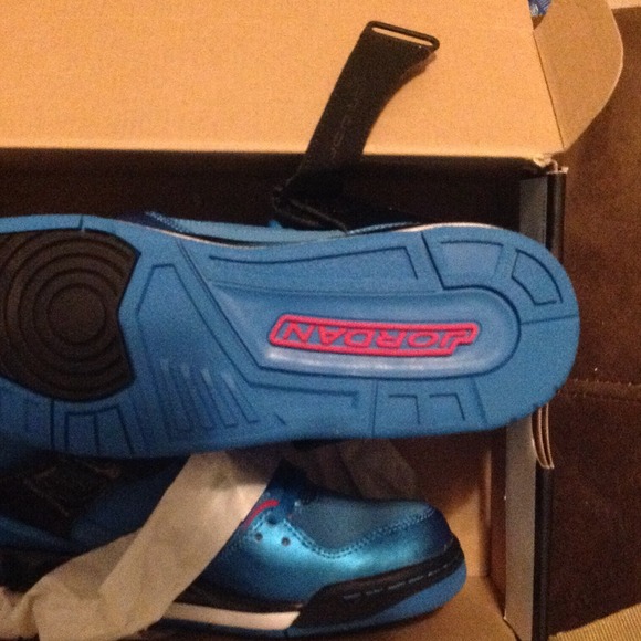 Sold - Picture 3 of 3