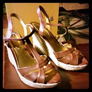 Sale - Beautiful Summer Tan Guess Wedge Sandals