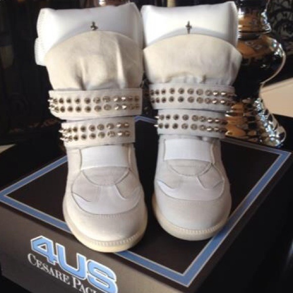 4US Sneaks - Picture 2 of 3