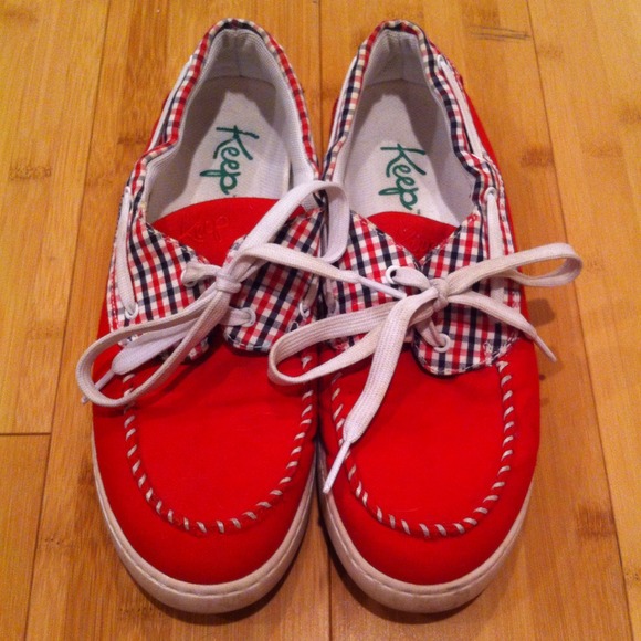 KEEP red/plaid boat shoes.
