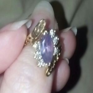 Gorgeous 10kt gold Amethyst and Diamond Ring