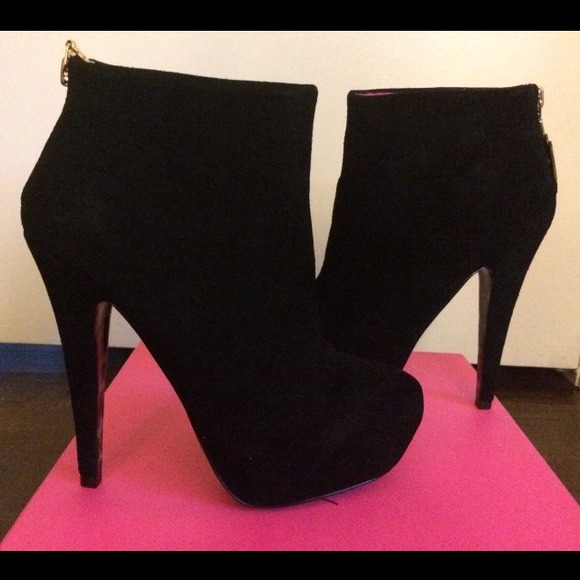 Betsey Johnson 'Thanee' Suede Ankle Boots, Size 6M