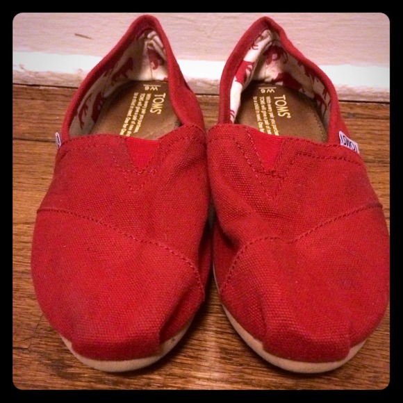Red TOMS