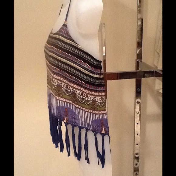 BOHO CHIC CROP HALTER WITH FRINGE - Picture 2 of 4