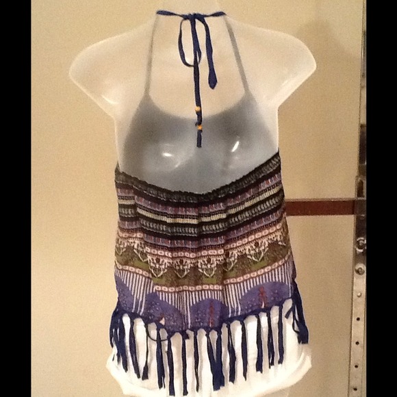 BOHO CHIC CROP HALTER WITH FRINGE - Picture 3 of 4