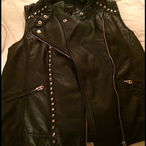 Black faux leather vest - Picture 2 of 2