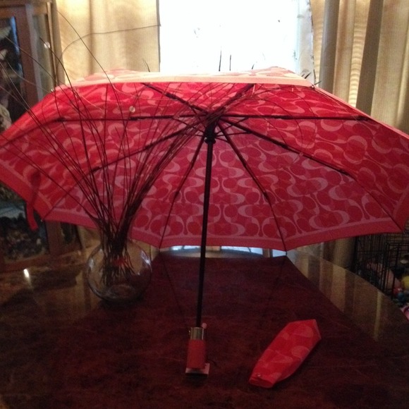 #111.  New Coach Peyton Dream C Umbrella - Picture 1 of 4