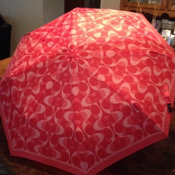 #111.  New Coach Peyton Dream C Umbrella - Picture 2 of 4