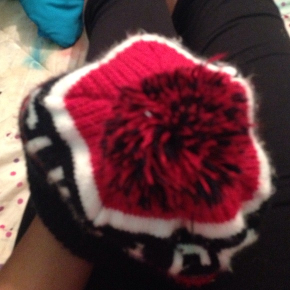 beanie - Picture 3 of 4