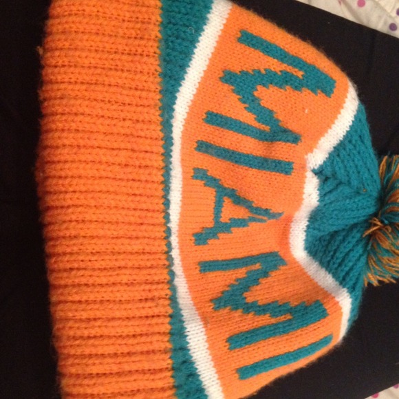 Beanie - Picture 2 of 4