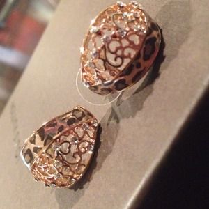 Animal print gold plated earrings