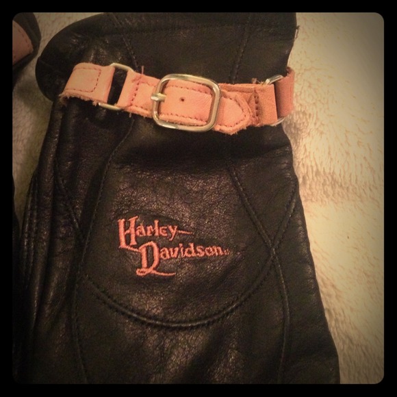 Pink & black Harley Davidson riding gloves.