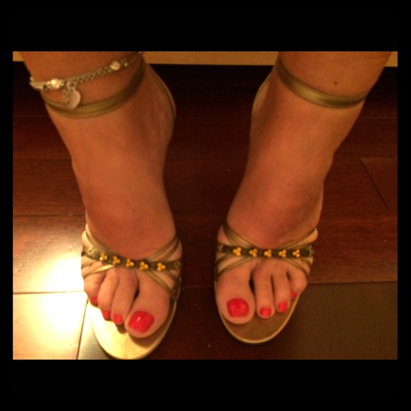 Sandals By BCBGirls - Picture 3 of 4