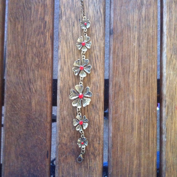 🌺HP🌺Flower bracelet with red gems SOLD - Picture 2 of 2