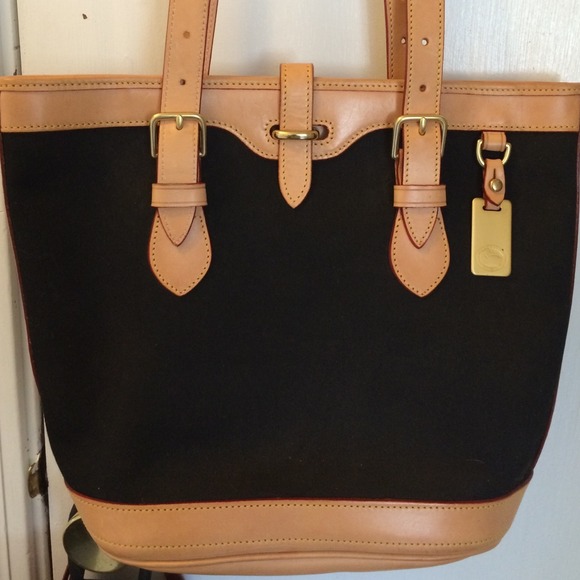 Absolutely beautiful Authentic Dooney